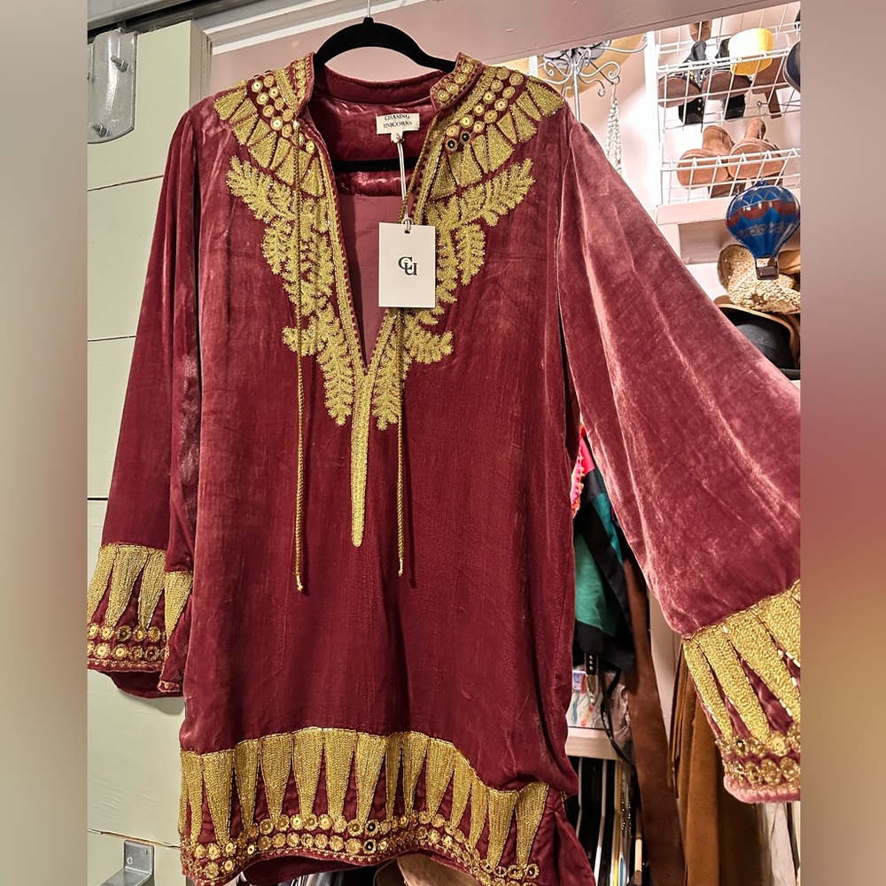 Chasing Unicorns Queen of Hearts Tunic SMALL
